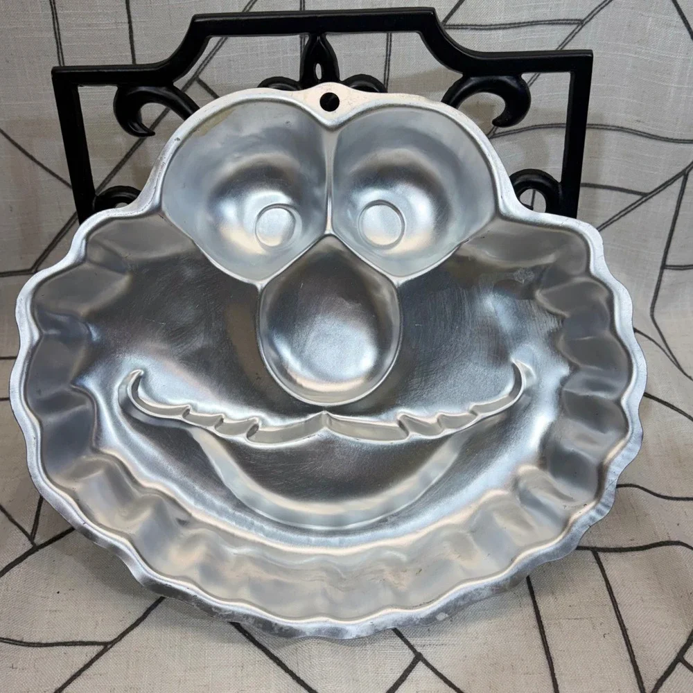 Wilton Cake Pan 12in Silver Elmo Sesame Street Face Aluminum 2105-3461 2002 READ
